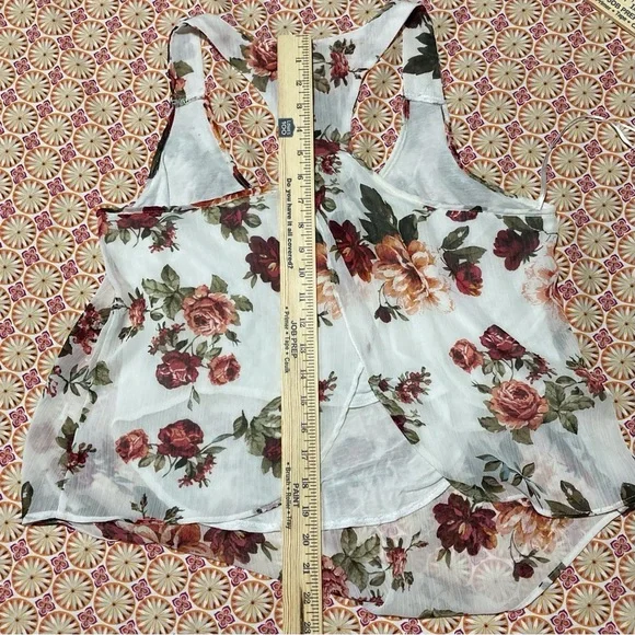 Ambiance Flowy Floral Tank Top with Split Back | White with Pink and Red Roses - Picture 4 of 9